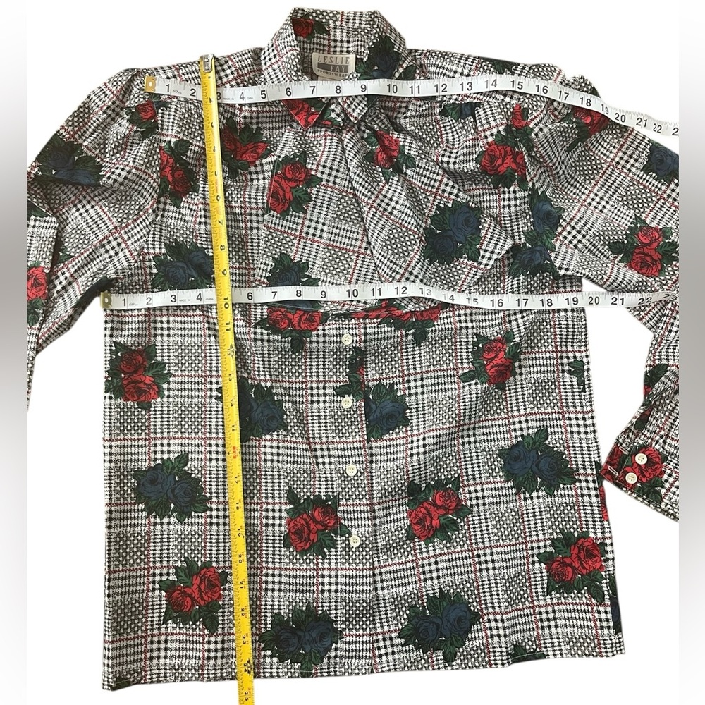 Vintage graphic rose pattern blouse with jabot 1970s medium - Picture 3 of 9